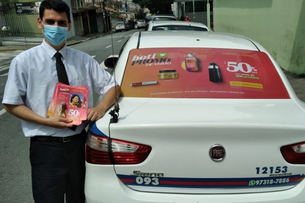 TaxiDoor e UberDoor: Propaganda de Táxi e Uber - Mídia OOH