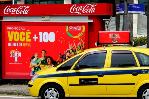 TaxiDoor e UberDoor: Propaganda de Táxi e Uber - Mídia OOH