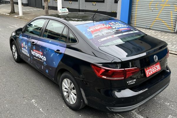 TaxiDoor e UberDoor: Propaganda de Táxi e Uber - Mídia OOH