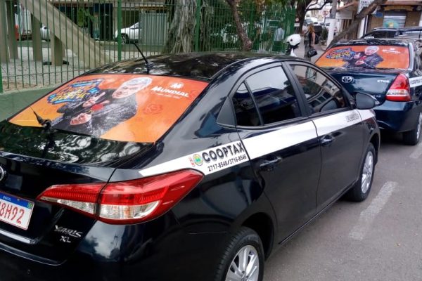 TaxiDoor e UberDoor: Propaganda de Táxi e Uber - Mídia OOH