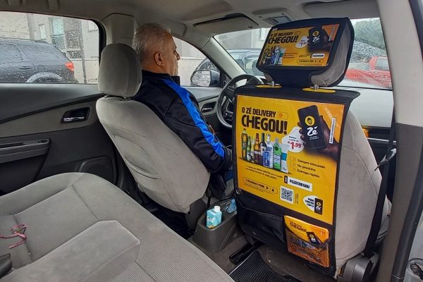 TaxiDoor e UberDoor: Propaganda de Táxi e Uber - Mídia OOH